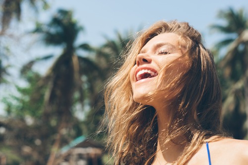 femme-goute-plaisir-shutterstock_249258625