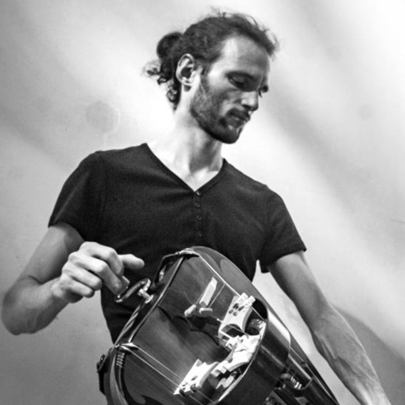 guilhem-desq-assistant-tantra-integral Guilhem Desq, assistant aux 15 ans de Tantra Intégral